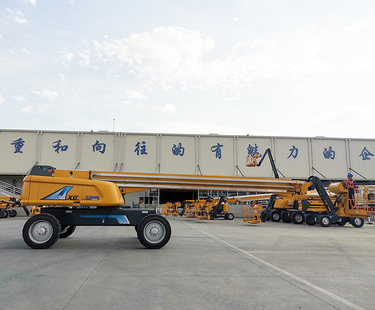 XCMG factory 40m hydraulic telescopic boom lift XGS40 mobile elevated lift for sale